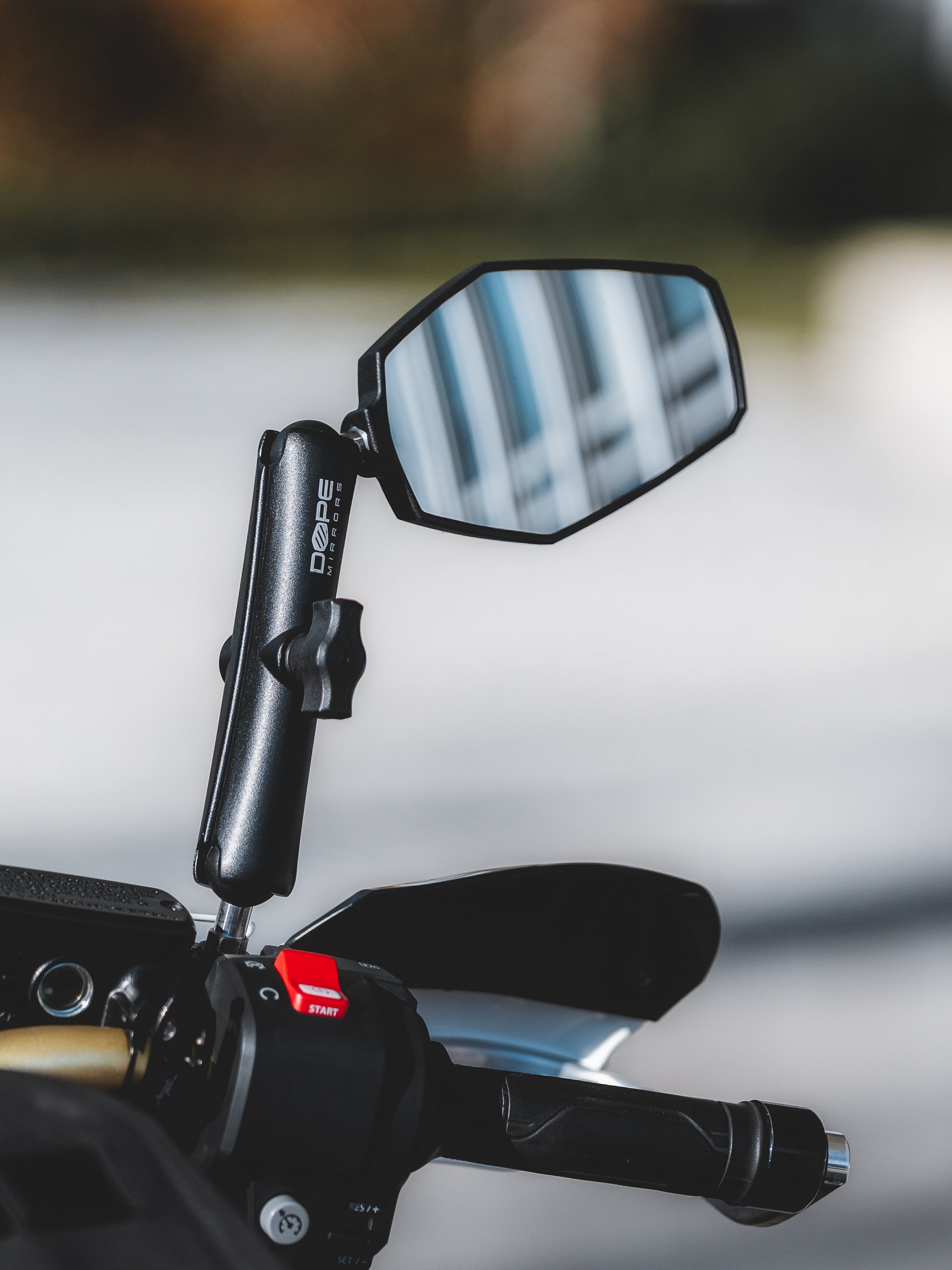 Składane lusterka do motocykli typu adventure