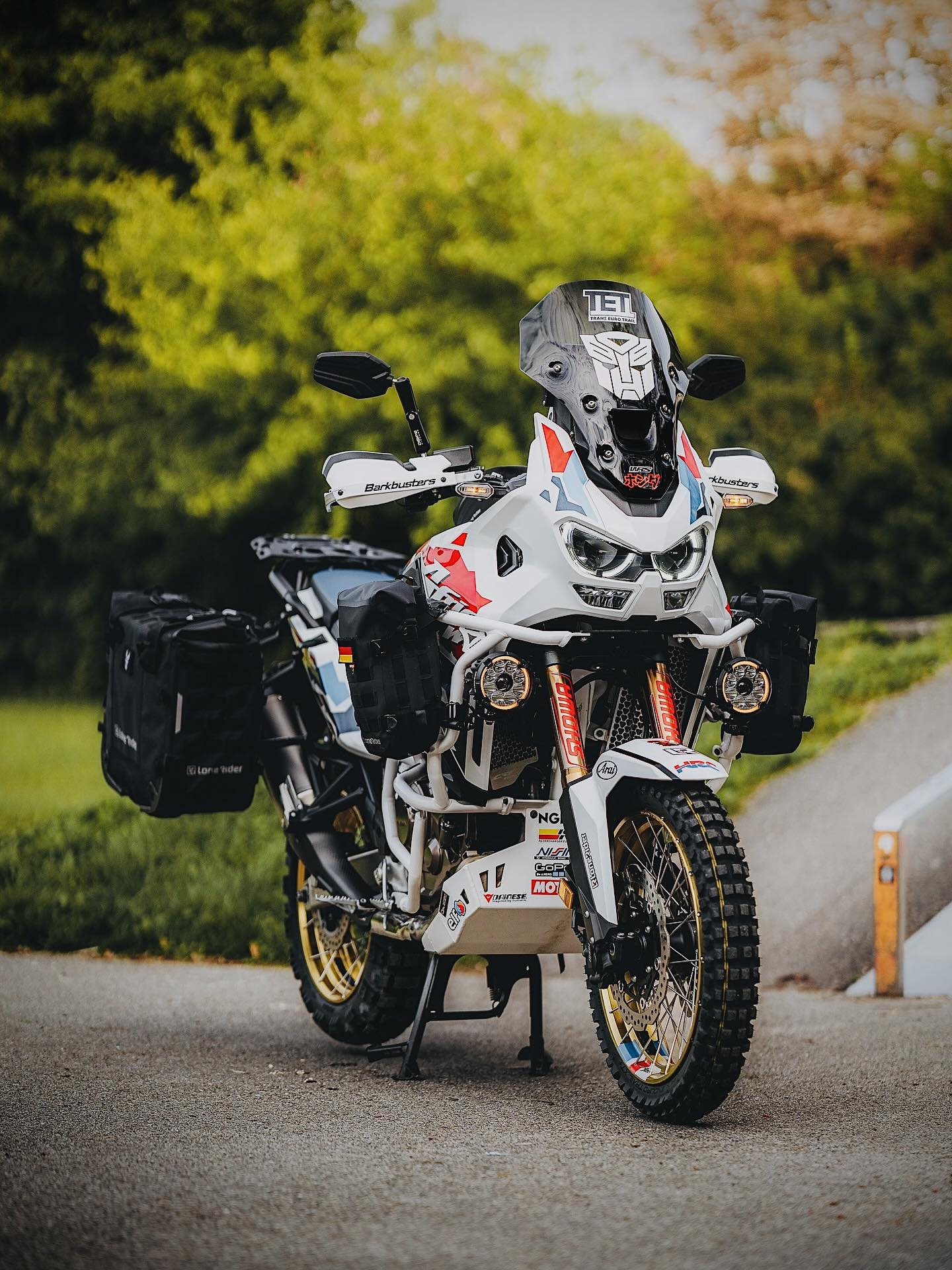 Składane lusterka do motocykli typu adventure